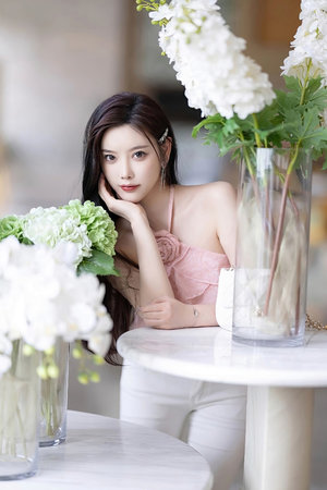 《卖房子的女销售》